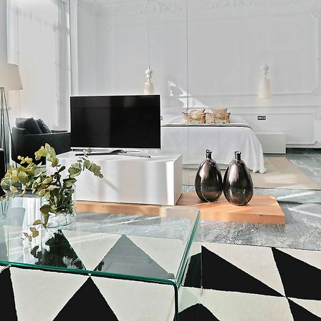Apartamentos Plaza Constitucion - Larios Málaga Eksteriør billede