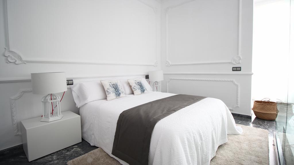 Apartamentos Plaza Constitucion - Larios Málaga Eksteriør billede