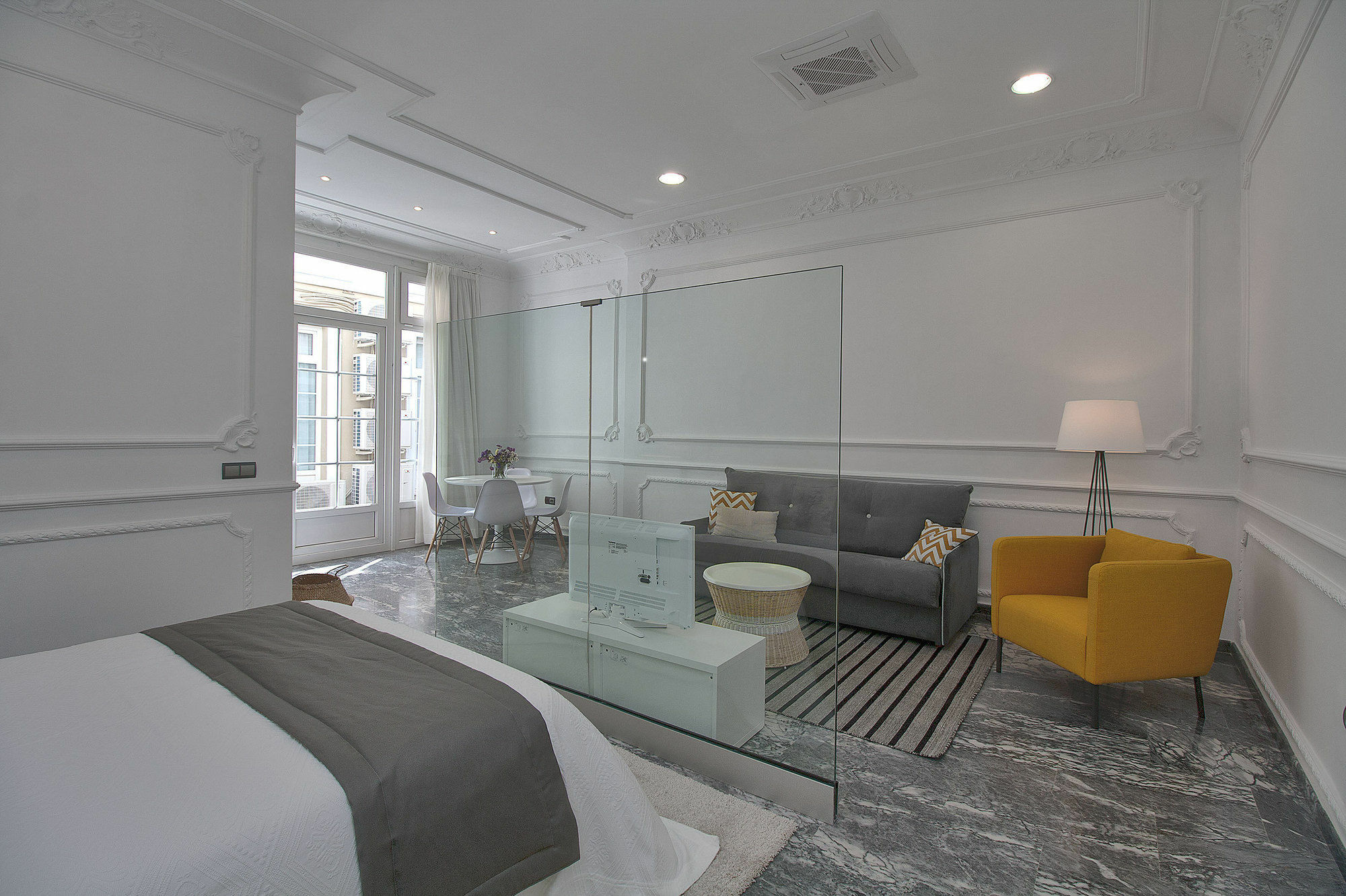Apartamentos Plaza Constitucion - Larios Málaga Eksteriør billede